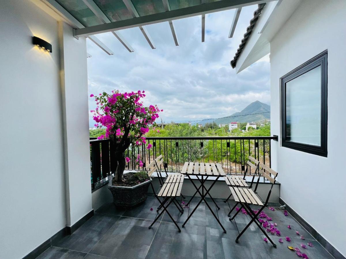 The Track Homestay - Near Bai Dai Beach Cam Lam المظهر الخارجي الصورة
