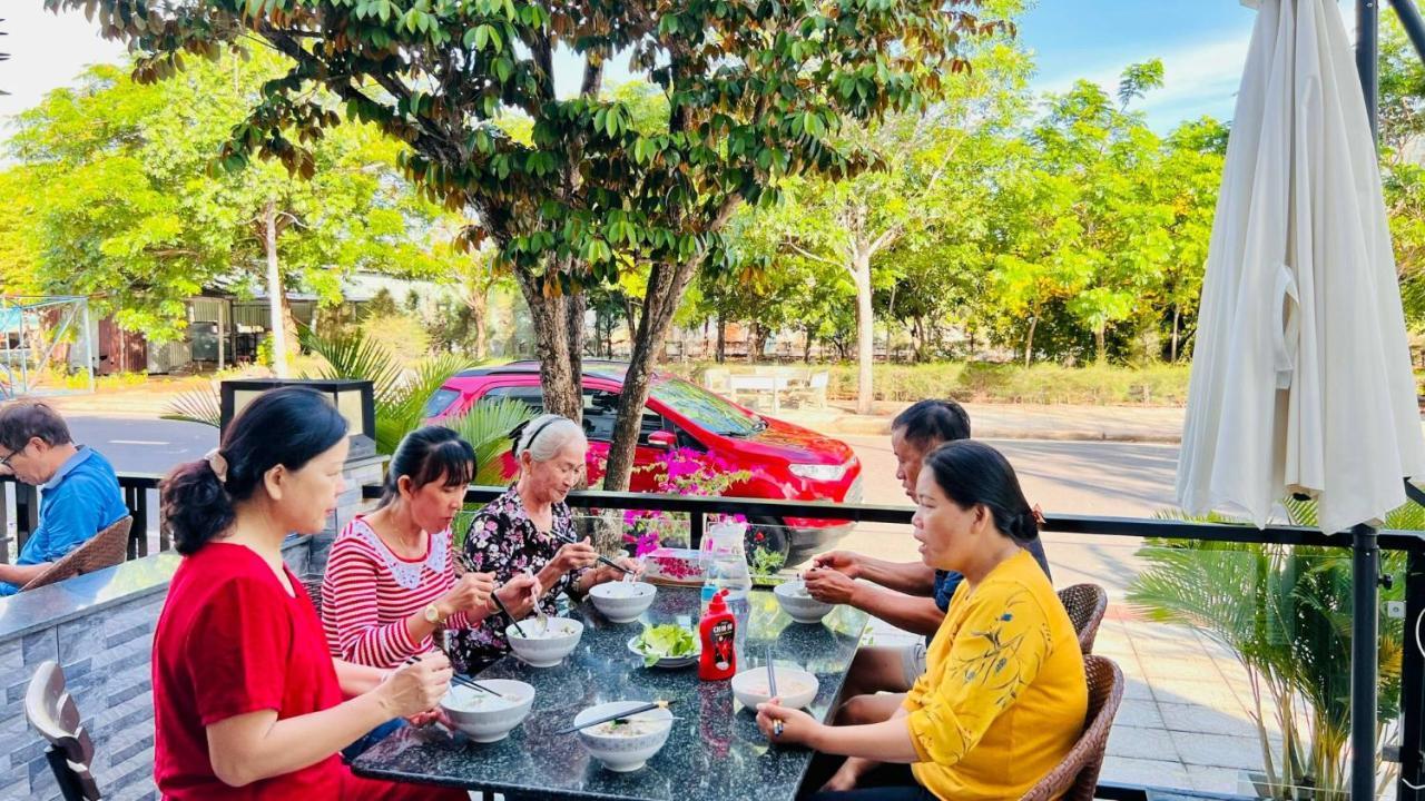 The Track Homestay - Near Bai Dai Beach Cam Lam المظهر الخارجي الصورة