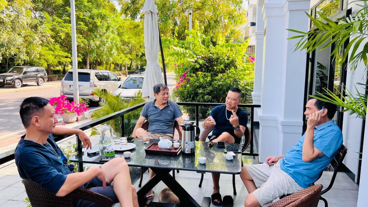 The Track Homestay - Near Bai Dai Beach Cam Lam المظهر الخارجي الصورة